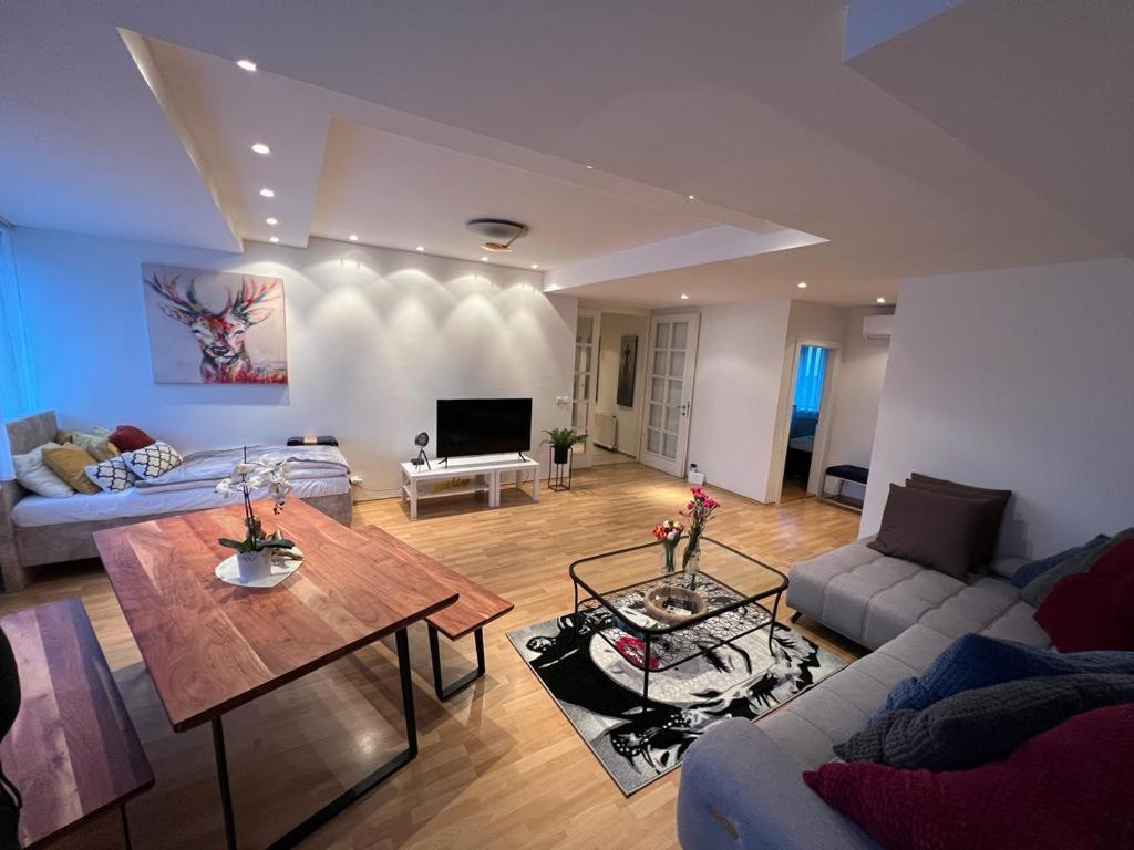 Iren Apartment Bratislava Exterior photo
